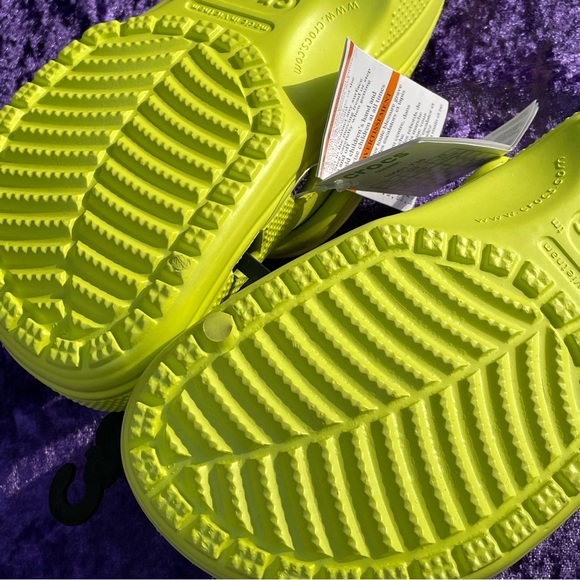 CROCS CLASSIC Neon Yellow NWT women’s size 9 - Picture 7 of 10